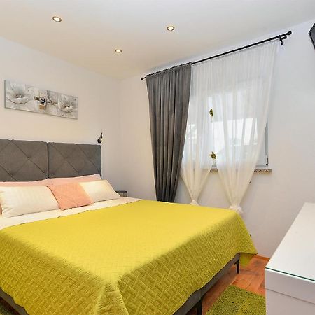 Apartment Snjezana 1064 罗维尼 外观 照片