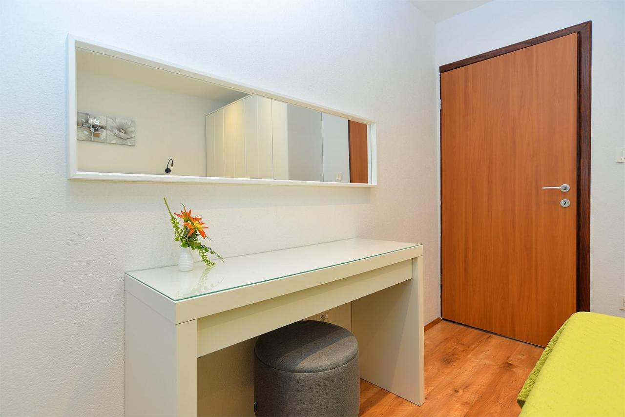 Apartment Snjezana 1064 罗维尼 外观 照片