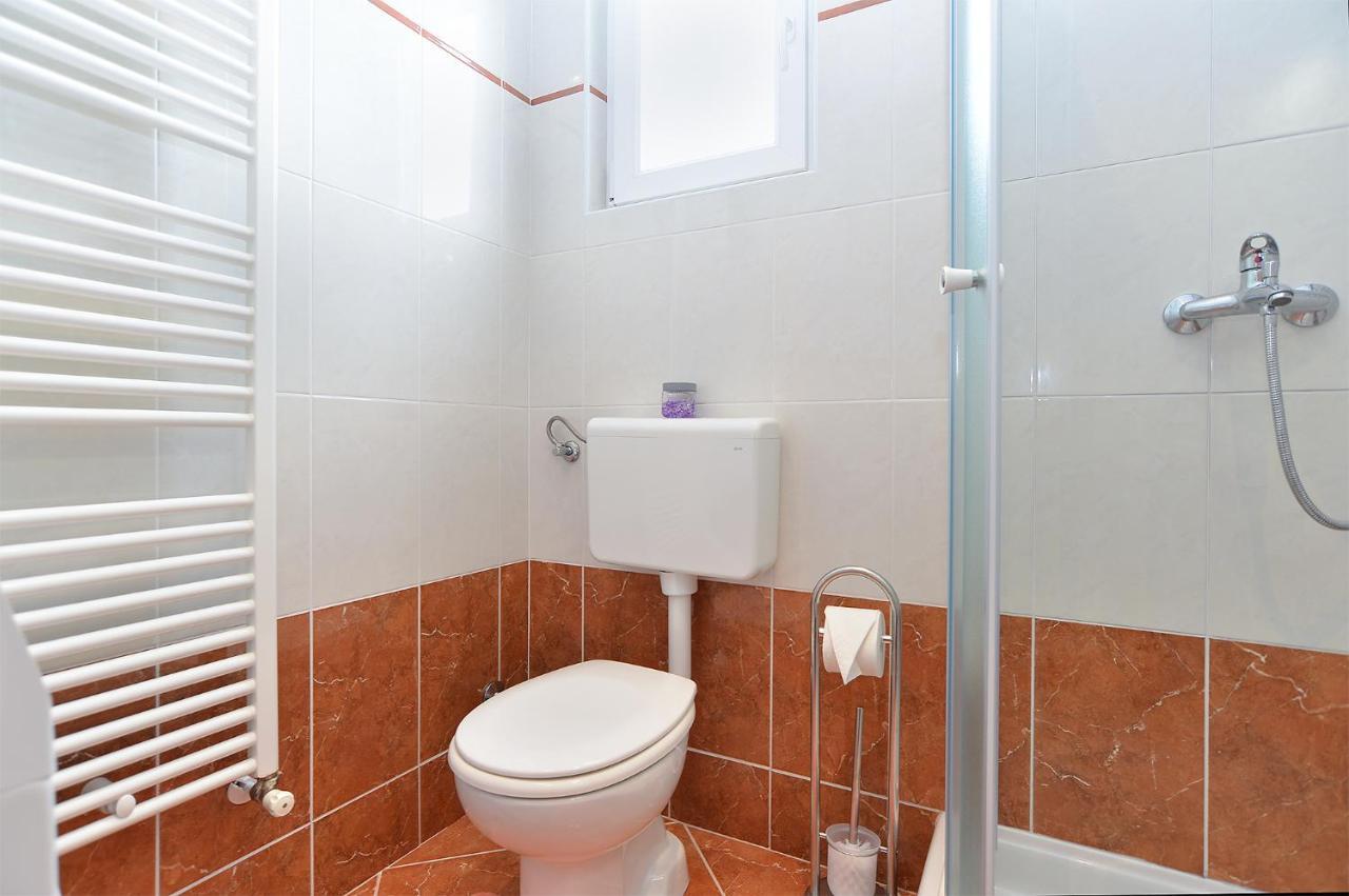 Apartment Snjezana 1064 罗维尼 外观 照片