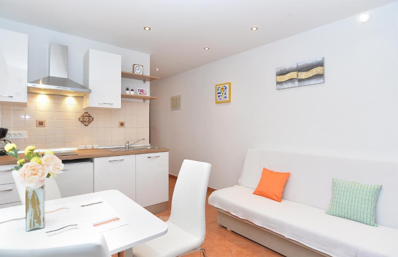Apartment Snjezana 1064 罗维尼 外观 照片