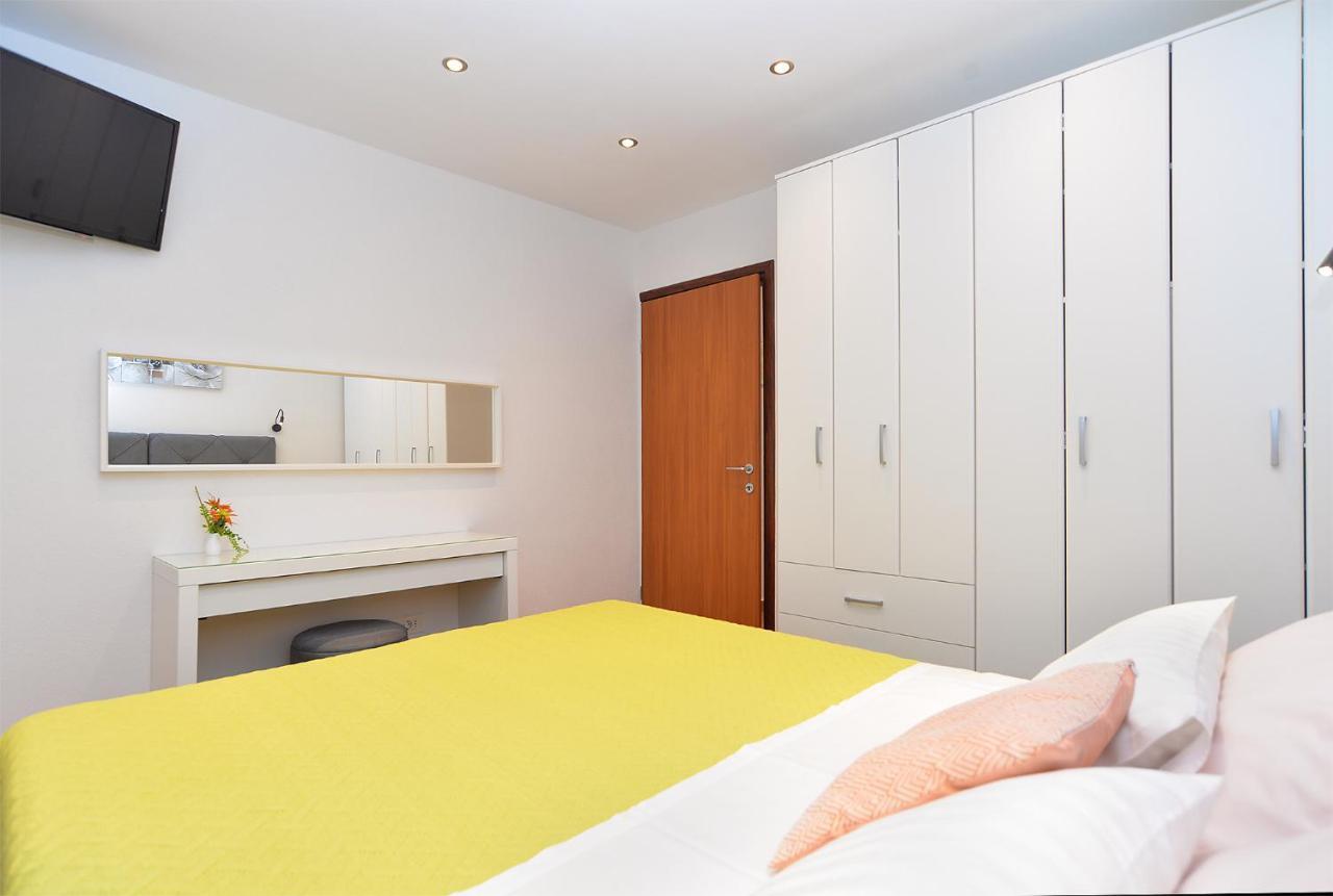 Apartment Snjezana 1064 罗维尼 外观 照片