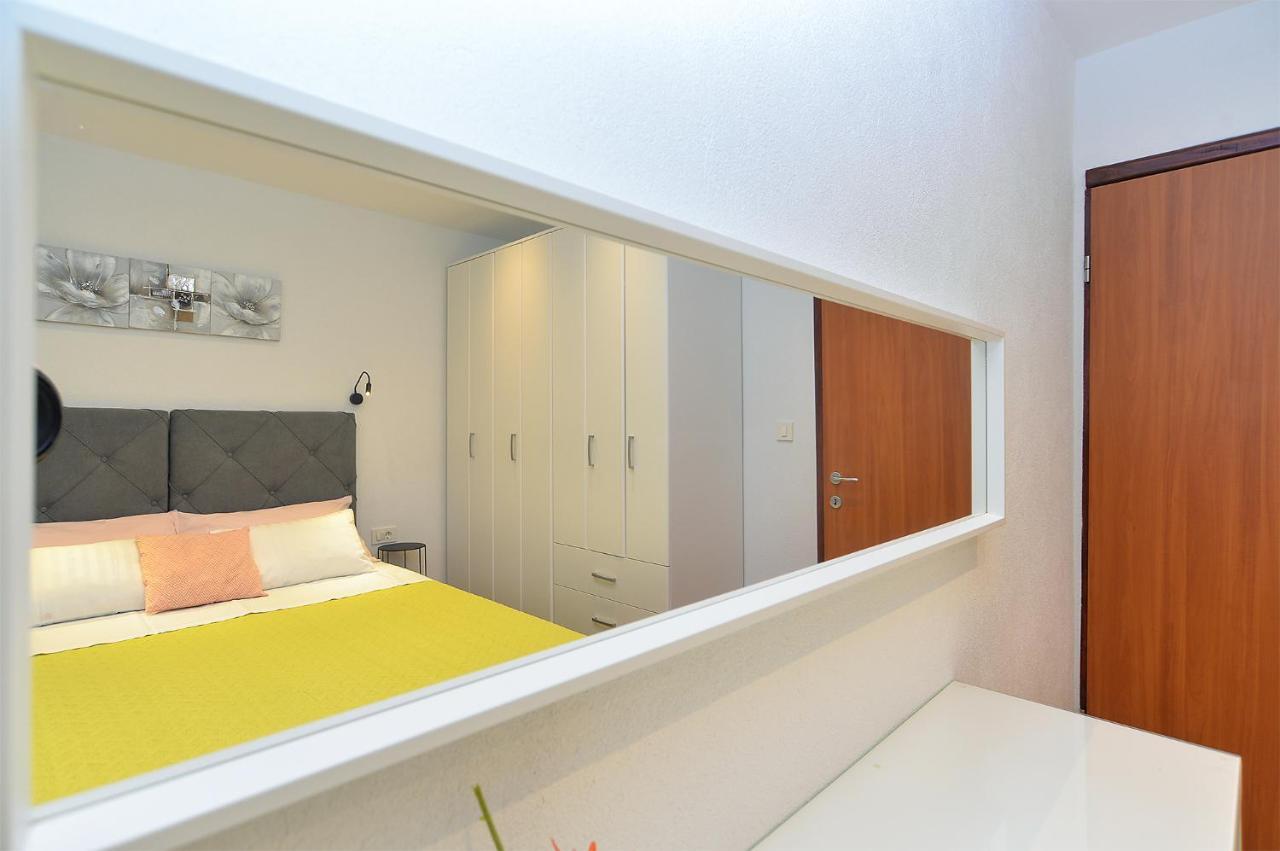 Apartment Snjezana 1064 罗维尼 外观 照片