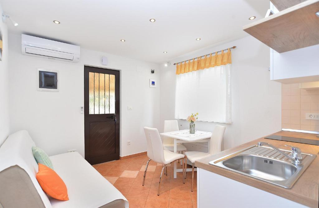 Apartment Snjezana 1064 罗维尼 外观 照片