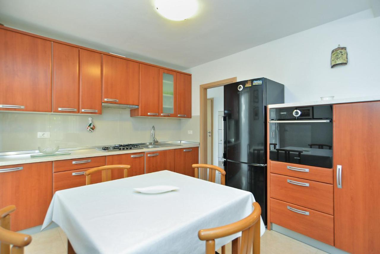 Apartment Snjezana 1064 罗维尼 外观 照片