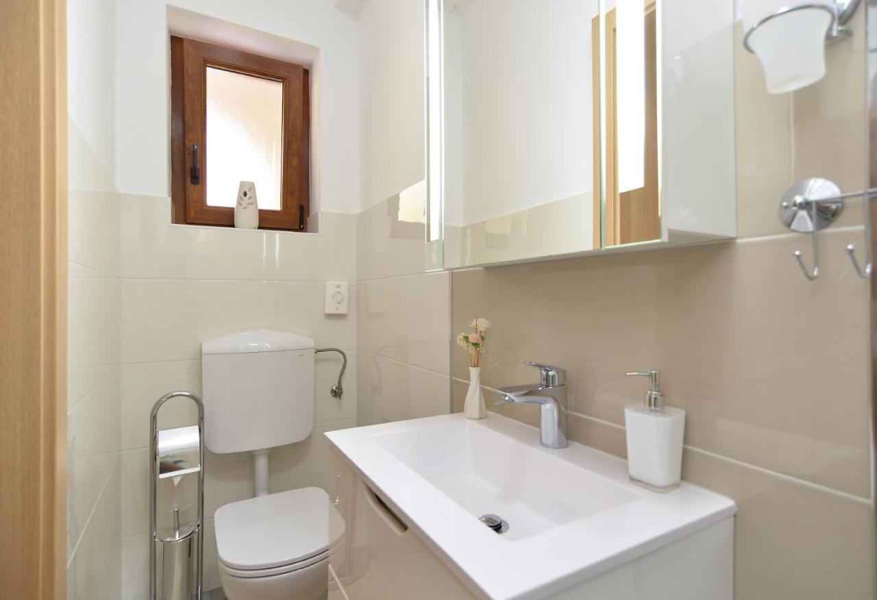 Apartment Snjezana 1064 罗维尼 外观 照片