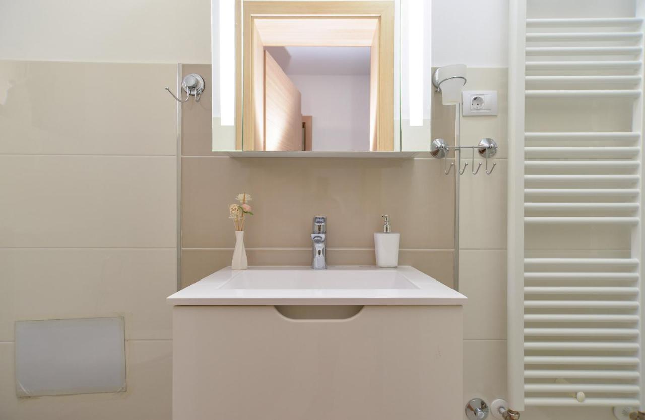 Apartment Snjezana 1064 罗维尼 外观 照片