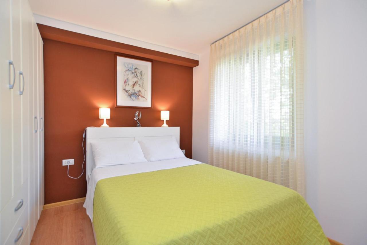 Apartment Snjezana 1064 罗维尼 外观 照片